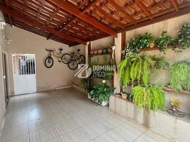 Casa com 300m² 3 quartos e 4 banheiros, à venda, no bairro Conjunto Frei Eugênio em Uberaba