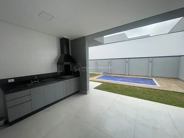 Casa 3 quartos e 5 banheiros, para alugar, no bairro Engordadouro em Jundiaí
