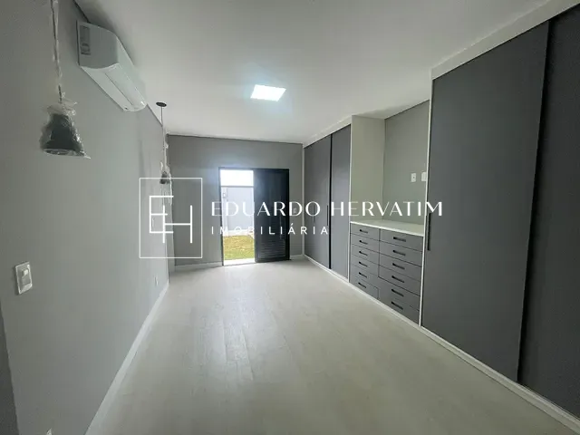 Casa 3 quartos e 5 banheiros, para alugar, no bairro Engordadouro em Jundiaí