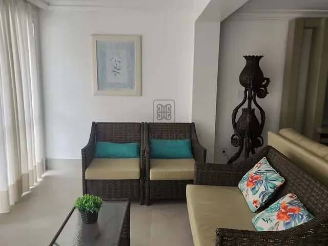 Casa 5 quartos e 6 banheiros, à venda, no bairro Jurerê em Florianópolis