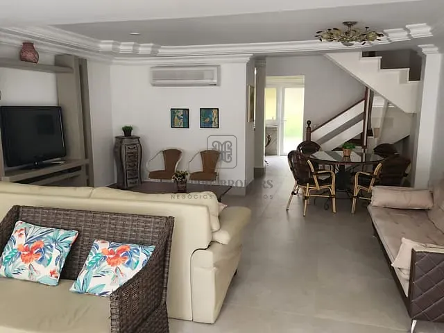 Casa 5 quartos e 6 banheiros, à venda, no bairro Jurerê em Florianópolis