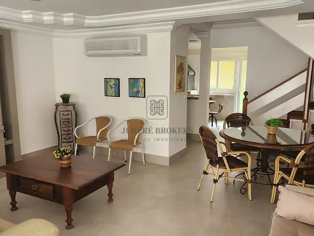 Casa 5 quartos e 6 banheiros, à venda, no bairro Jurerê em Florianópolis