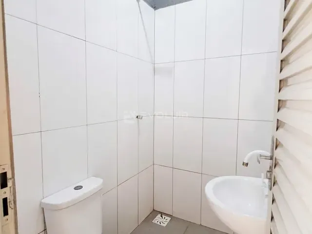 Casa com 90m² 2 quartos e 1 banheiro, para alugar, no bairro Residencial Campos Dourados em Goiânia