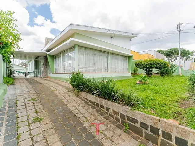 Casa com 582m² 3 quartos e 2 banheiros, à venda, no bairro Jardim Botânico em Curitiba