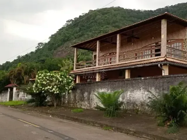 Casa com 510m² 4 quartos e 2 banheiros, à venda, no bairro Paiol em Guapimirim
