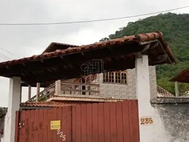 Casa com 510m² 4 quartos e 2 banheiros, à venda, no bairro Paiol em Guapimirim