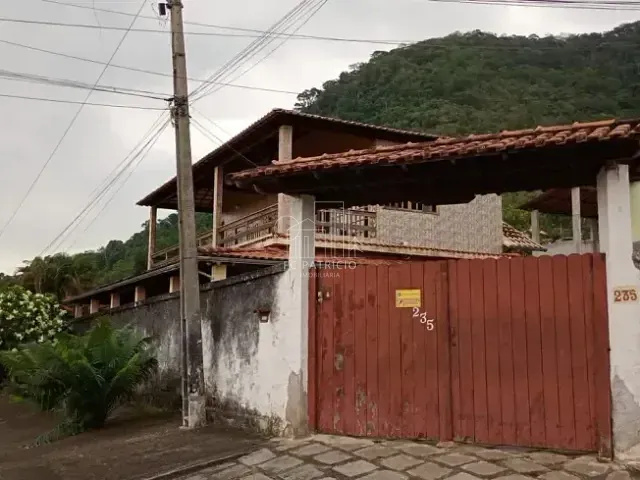 Casa com 510m² 4 quartos e 2 banheiros, à venda, no bairro Paiol em Guapimirim