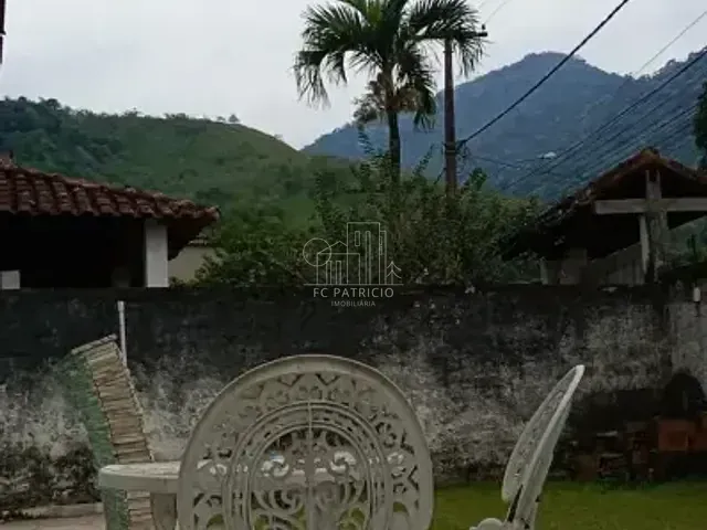 Casa com 510m² 4 quartos e 2 banheiros, à venda, no bairro Paiol em Guapimirim