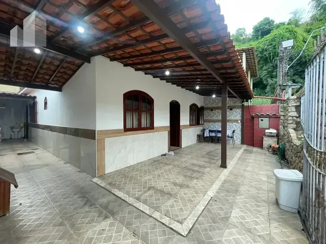 Casa com 140m² 3 quartos e 2 banheiros, à venda, no bairro Ponto Chic em Nova Iguaçu