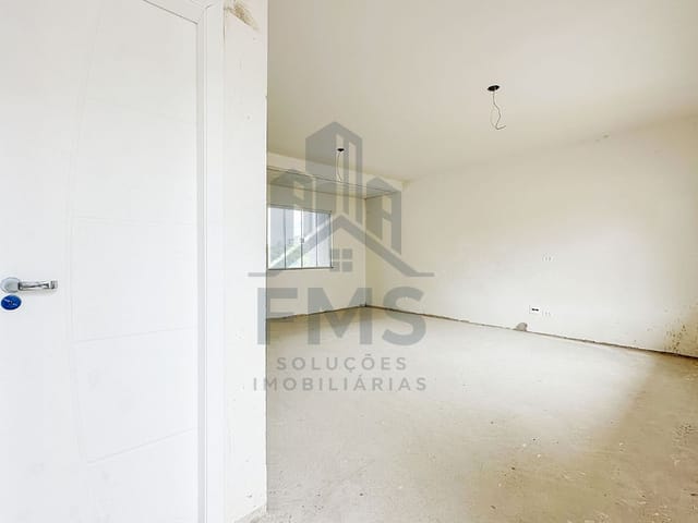 Casa 3 quartos e 4 banheiros, à venda, no bairro Campo Comprido em Curitiba