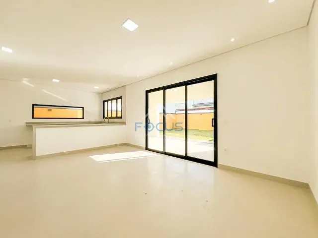 Casa com 250m² 3 quartos e 3 banheiros, à venda, no bairro Parque Cecap em Jundiaí