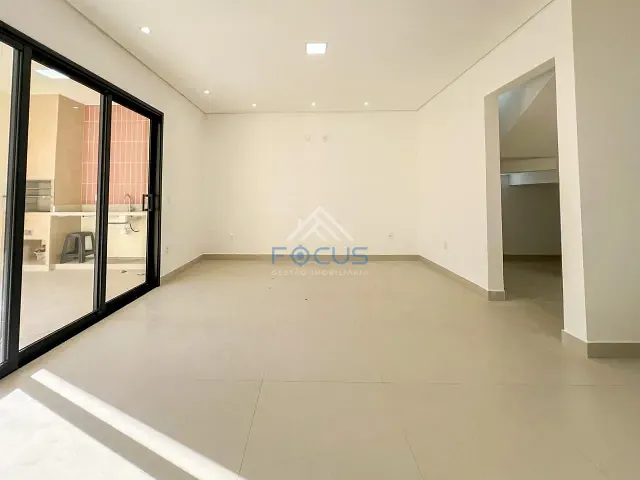 Casa com 250m² 3 quartos e 3 banheiros, à venda, no bairro Parque Cecap em Jundiaí