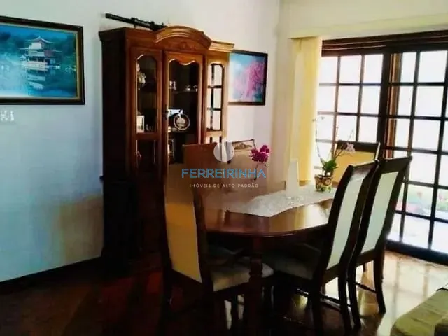 Casa com 250m² 3 quartos e 2 banheiros, à venda, no bairro Urbanova em São José dos Campos