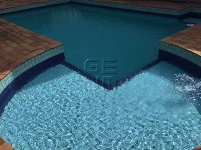 Casa com 500m² 2 quartos e 2 banheiros, à venda, no bairro Colúmbia em Londrina