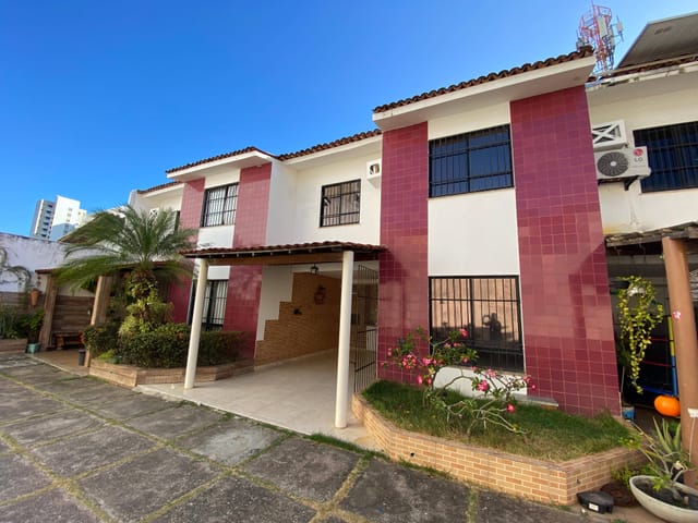 Casa com 80m² 3 quartos e 2 banheiros, à venda, no bairro Atalaia em Aracaju