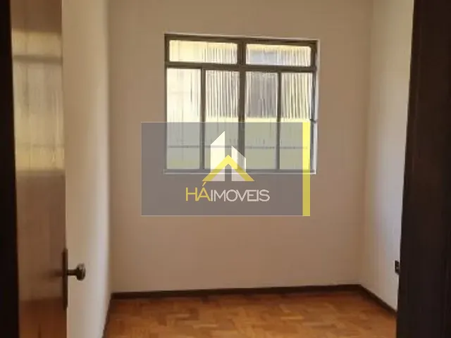 Casa com 210m² 5 quartos e 2 banheiros, para alugar, no bairro Santa Inês em Belo Horizonte