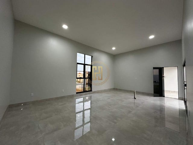Casa com 292m², à venda, no bairro Montserrat em Nova Mutum