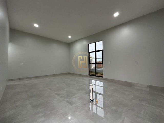 Casa com 292m², à venda, no bairro Montserrat em Nova Mutum