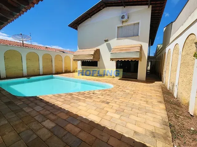 Casa com 360m² 4 quartos e 5 banheiros, à venda, no bairro Cidade Claret em Rio Claro