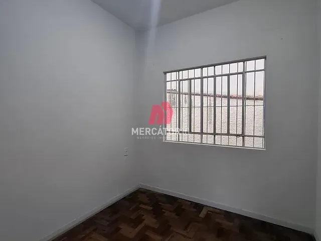 Casa com 439m² 3 quartos e 2 banheiros, para alugar, no bairro Vila Nova em Blumenau