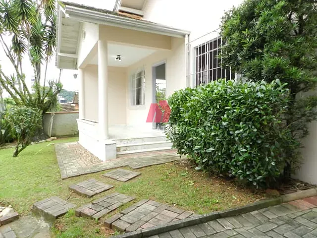 Casa com 439m² 3 quartos e 2 banheiros, para alugar, no bairro Vila Nova em Blumenau