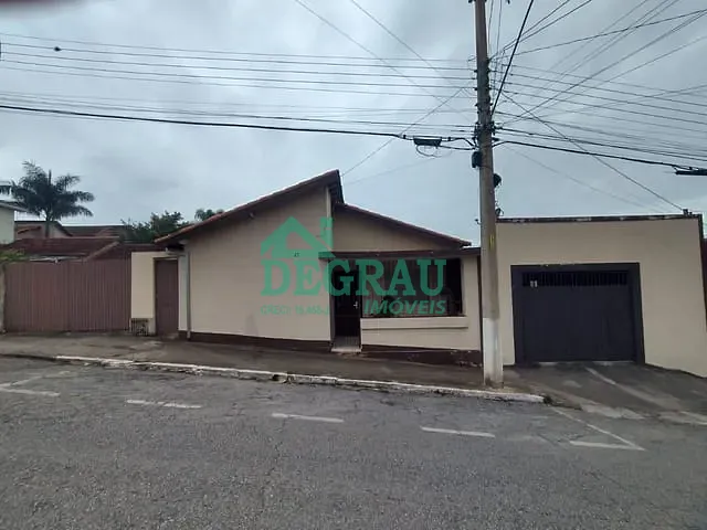 Casa com 219m² 3 quartos e 1 banheiro, à venda, no bairro Centro em Itapeva