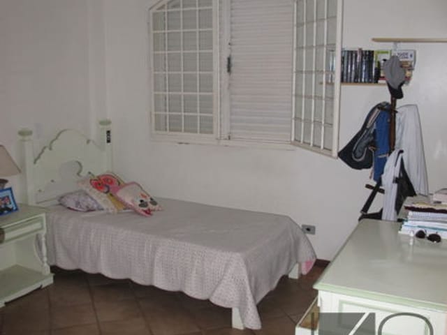 Casa com 504m² 5 quartos e 3 banheiros, à venda, no bairro Canaã em Londrina