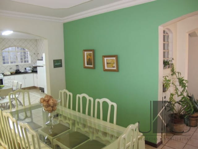 Casa com 504m² 5 quartos e 3 banheiros, à venda, no bairro Canaã em Londrina