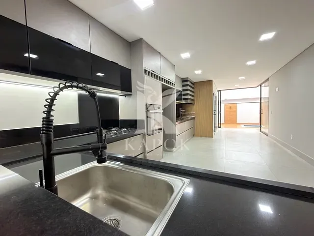 Casa 3 quartos e 3 banheiros, à venda, no bairro Residencial Real Parque Sumaré em Sumaré