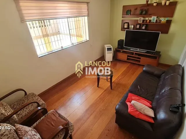 Casa com 208m² 3 quartos e 2 banheiros, à venda, no bairro Jardim das Samambaias em Jundiaí