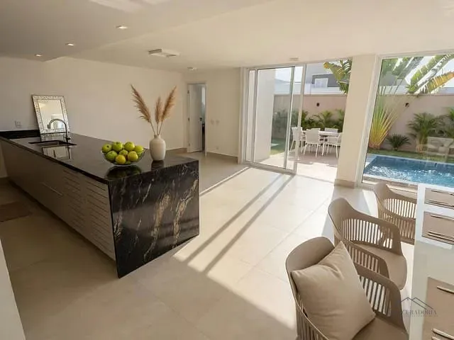 Casa com 326m² 3 quartos e 5 banheiros, à venda, no bairro Cézar de Souza em Mogi das Cruzes