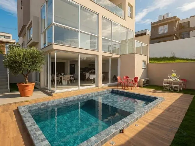 Casa com 326m² 3 quartos e 5 banheiros, à venda, no bairro Cézar de Souza em Mogi das Cruzes