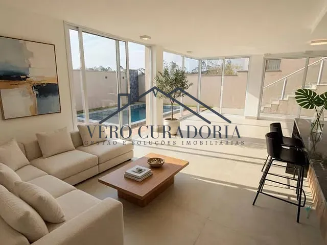Casa com 326m² 3 quartos e 5 banheiros, à venda, no bairro Cézar de Souza em Mogi das Cruzes
