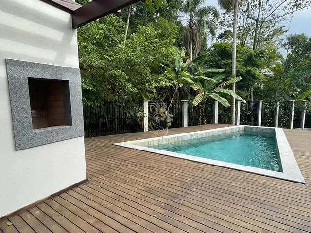 Casa com 339m² 3 quartos e 5 banheiros, à venda, no bairro Praia das Taquaras em Balneário Camboriú