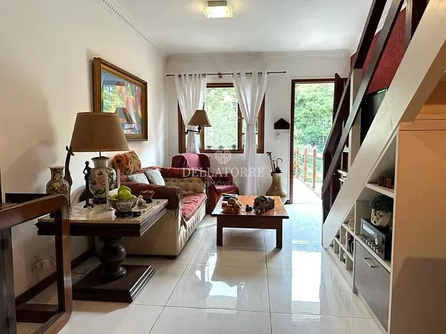 Casa com 65m² 3 quartos e 2 banheiros, à venda, no bairro Pimenteiras em Teresópolis