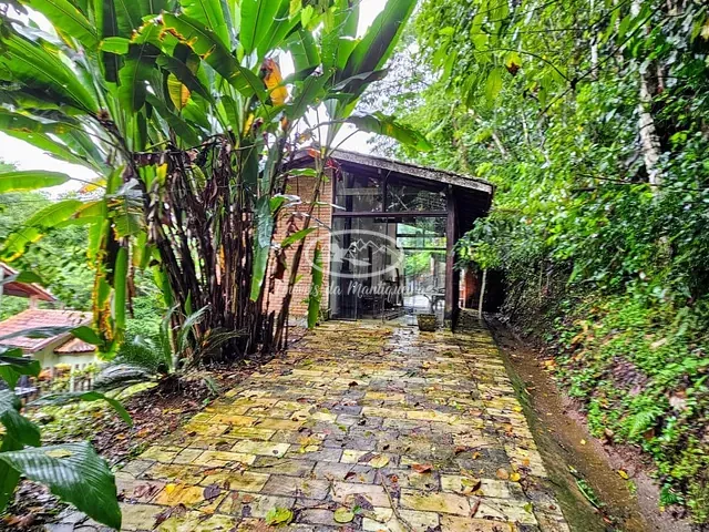 Casa com 449m² 5 quartos e 3 banheiros, à venda, no bairro Côrrego Frio (Penedo) em Itatiaia
