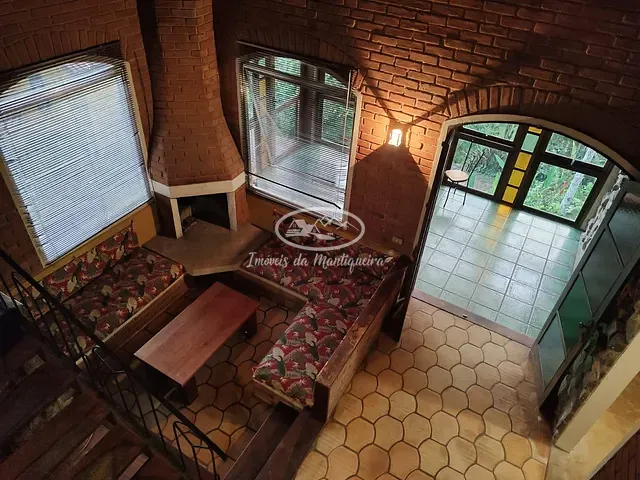 Casa com 449m² 5 quartos e 3 banheiros, à venda, no bairro Côrrego Frio (Penedo) em Itatiaia