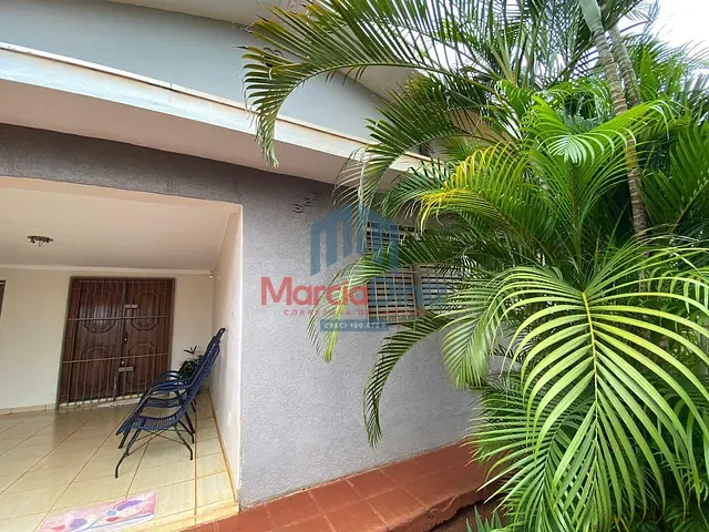 Casa com 275m² 3 quartos e 2 banheiros, à venda, no bairro Jardim Paulista em Miguelópolis