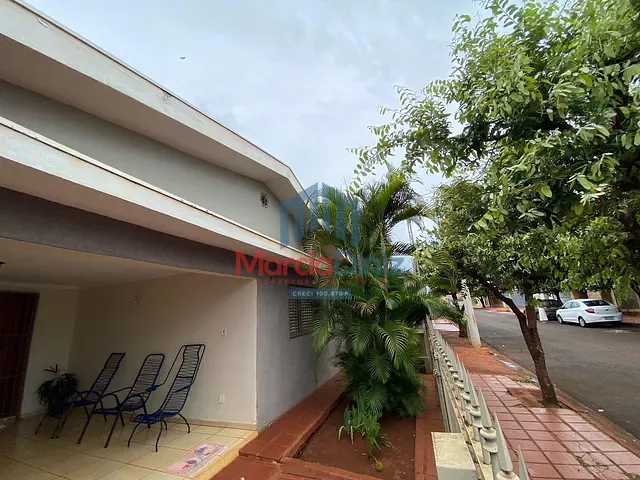 Casa com 275m² 3 quartos e 2 banheiros, à venda, no bairro Jardim Paulista em Miguelópolis