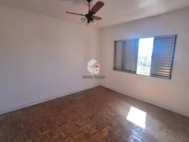 Casa 3 quartos e 2 banheiros, para alugar, no bairro Bela Vista em Osasco