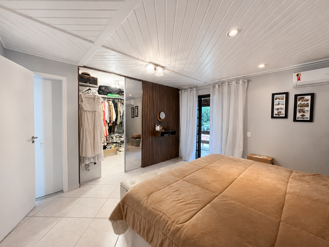 Casa com 554m² 4 quartos e 4 banheiros, à venda, no bairro Jacarepaguá em Rio de Janeiro