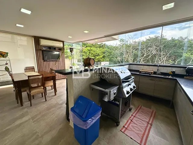 Casa com 360m² 5 quartos e 6 banheiros, à venda, no bairro Alphaville em Santana de Parnaíba