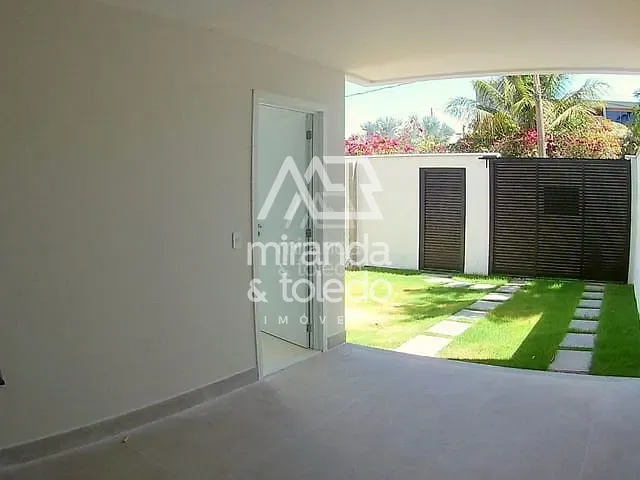 Casa com 186m² 3 quartos e 3 banheiros, à venda, no bairro Nova Guarapari em Guarapari