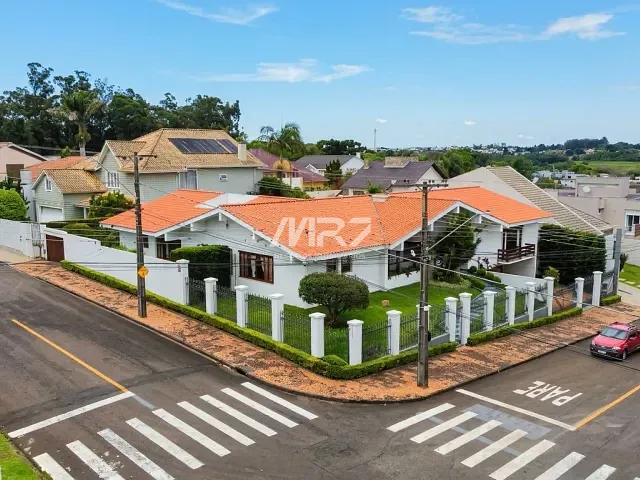 Casa 4 quartos e 4 banheiros, à venda, no bairro Estrela em Ponta Grossa