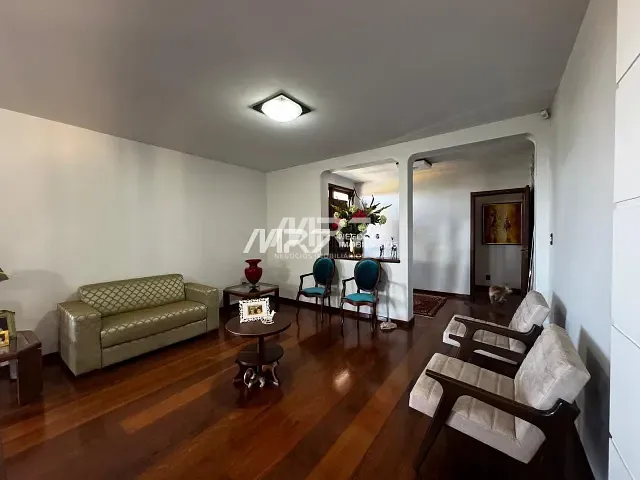 Casa 4 quartos e 4 banheiros, à venda, no bairro Estrela em Ponta Grossa