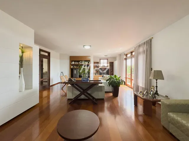Casa 4 quartos e 4 banheiros, à venda, no bairro Estrela em Ponta Grossa