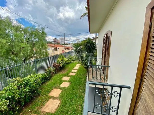 Casa com 1520m² 5 quartos e 3 banheiros, à venda, no bairro Centro em Botucatu