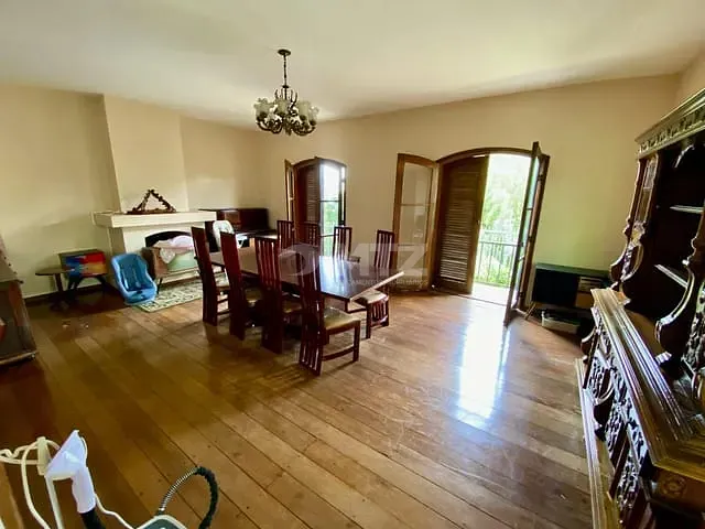 Casa com 1520m² 5 quartos e 3 banheiros, à venda, no bairro Centro em Botucatu