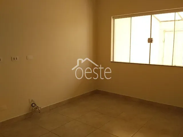 Casa com 150m² 2 quartos e 1 banheiro, para alugar, no bairro Parque Olaria em Santa Bárbara D'Oeste