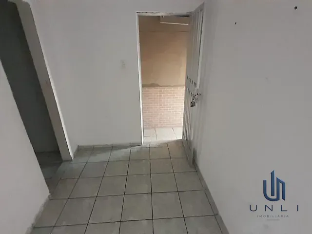 Casa 1 quarto e 1 banheiro, para alugar, no bairro Vila Brasília em Volta Redonda